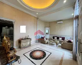 Dijual Rumah Mewah Classic Eropa di Bukit Gading Mediterania – LT 513m