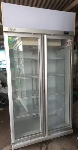 Showcase pendingin Minuman