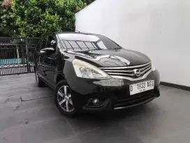Nissan grand livina at black low km