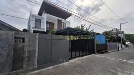RUMAH SIAP HUNI 2 LANTAI, DEKAT ATMAJAYA DAN UGM , DI MAGUWO