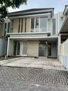 Dijual Rumah 2 Lantai Taman Puspa Raya Citraland, 144 m², 3M Nego