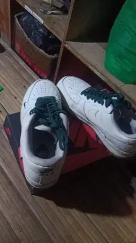 Sepatu NIKE UK 40/41