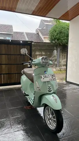 VESPA PRIMAVERA I-GET ABS 2022 AKHIR MULUS BEKAS PEMAKAIAN CEWEK