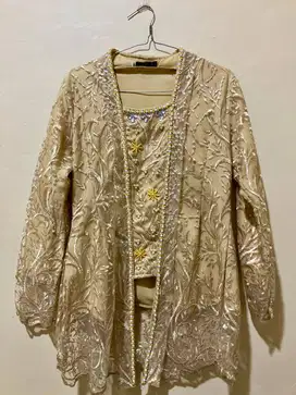 Jual Ozias - Kebaya warna gold brand new