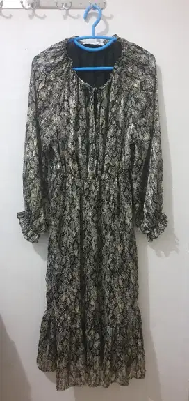 Long dress ZARA motif ular