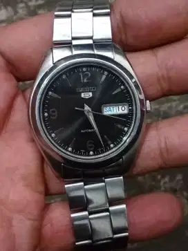 Jam tangan Seiko 5