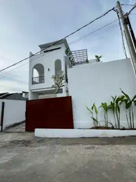 DI JUAL VILLA STYLE MODERN BARU MEWAH DI JALAN MELANG KAJA KUTUH ,BALI