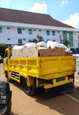 jasa angkut puing barangkal dan sampah .dll atau urugan .
