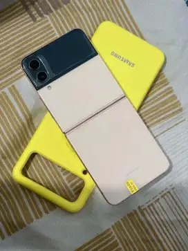 Dijual cepat Samsung ZFlip 4 Ram 8/256 GB