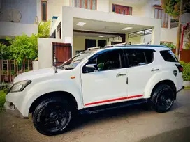 MU-X 2016 4x2 Putih, Mesin Bandel, Full Modifikasi  — Siap Touring