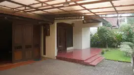 Di jual cepat rumah 2,5 lantai di lebak bulus jakarta selatan