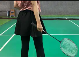 Rok mini olahraga wanita