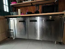 S/S UNDER COUNTER CHILLER GEA 3 PINTU M-RW6T3HHH