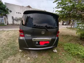 Dijual cepat butuh dana Freed PSD 2010 matic