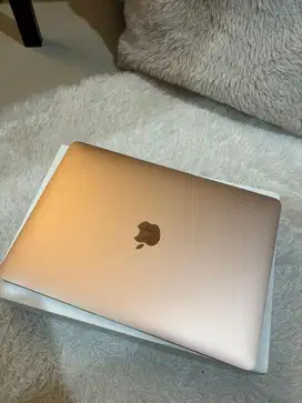 MACBOOK AIR 13” inch M1 2020,  MULUS SIAP PAKAI