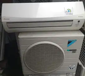 Jual AC 1/2 PK Daikin inverter plus pasang  bergaransi
