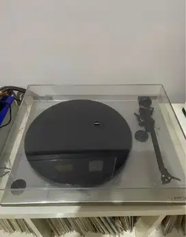 Turntable Rega RP1 Sepaket