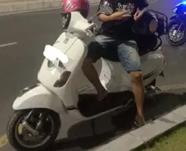 vespa matic Lx tahun 2012