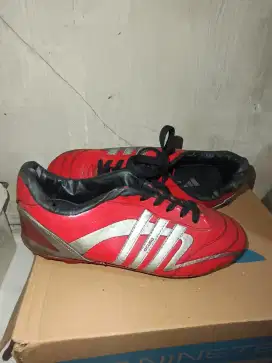 Jual sepatu bola baru tak terpakai