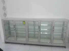 Rak jualan Etalase 5 pintu ukuran 2meter 40