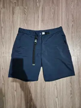 Celana pendek uniqlo