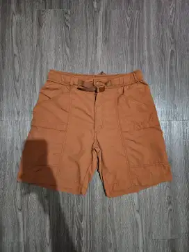 Celana pendek uniqlo