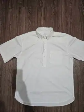 Kemeja lengan pendek uniqlo