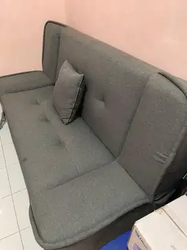 DIJUAL MURAH DAN CEPAT ! SOFA SEKALIGUS BISA DI LIPAT JADI SOFA BED