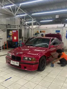 BMW 320i 1995 Bensin