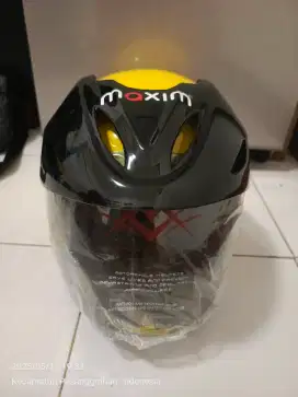 Helm Maxim baru