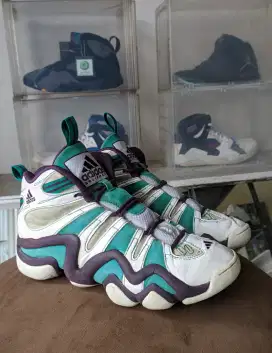 Sepatu Basket Crazy 8 EQT White Green