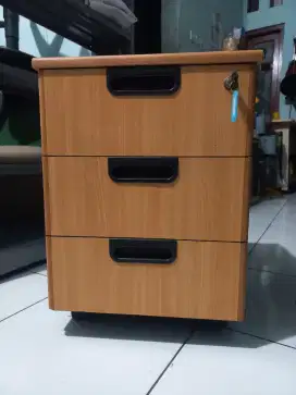 Nakas kayu likenew