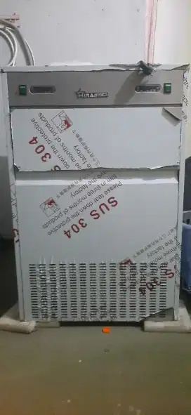 Mesin es batu kristal