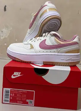 Jual cepat Nike Women's Gamma Force -New (Nego)