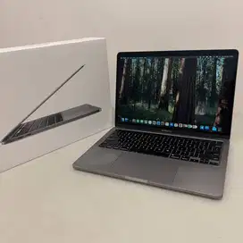 MacBook Pro 13,3 inch 2020 Space Grey - i5 16GB 512GB - Dus Lengkap