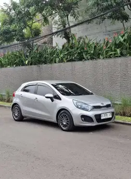 Kia rio Matic Dp 19 jt 2012