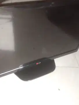 Jual TV LED LG bekas keliatan seperti baru