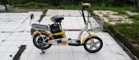 Sepeda Listrik Selis