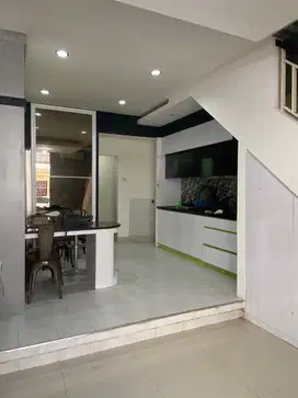 DIJUAL Rumah Layar Permai PIK 4x12,5 Semi-Furnish 2M NEGO BISA KPR