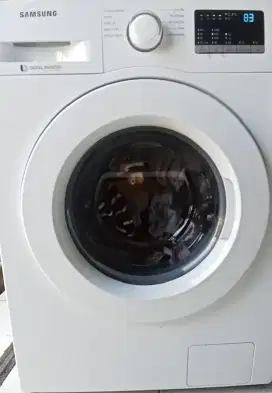 Mesin cuci masih seperti baru x apartmen