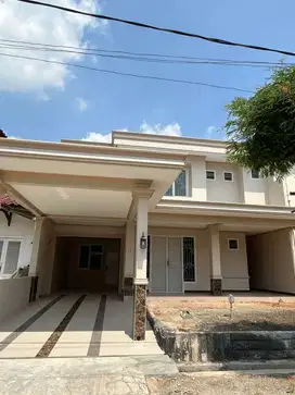 Disewakan Rumah Cluster Taman Beverly Lippo Cikarang