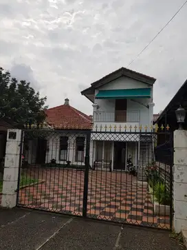 Rumah di Pondok Indah Hadap Timur Pinggir Jalan Raya Cocok Untuk Usaha
