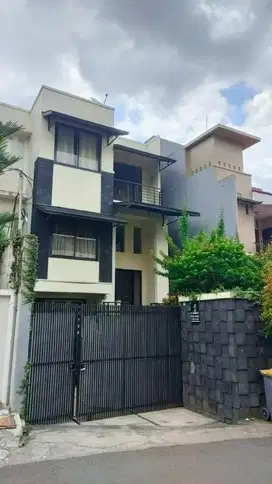 Rumah minimalis lokasi strategis di belakang Citos