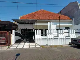 Disewakan Rumah Manyar