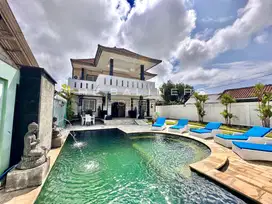 SPACIOUS 5-BEDROOM VILLA IN KUTUH WITH POOL AND GARDEN