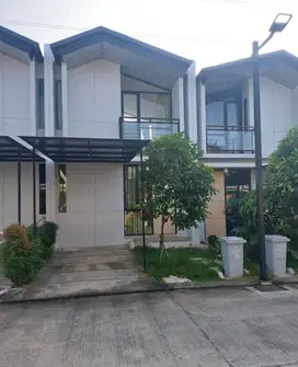 Rumah 2 Lantai Siap Huni Semi Furnish Nyaman Asri Cluster UP TOWN