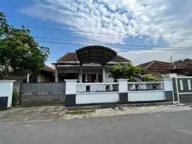 Dijual Rumah Strategis  Siap Huni di Kedamaian