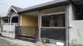 Rumah Seken 2 Lt 10 Menit ke RS Hermina Serpong Bebas Banjir J-26190