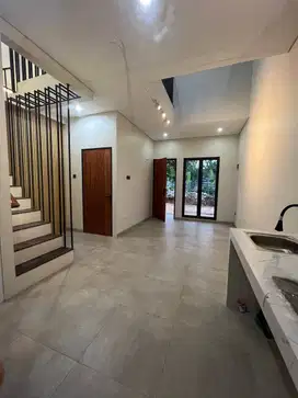 Pinggir jalan besar, smarthome, DP & Cicilan Ringan, Modern
