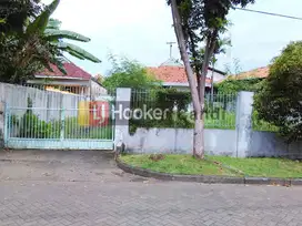 Rumah di Taman Beringin / Jl. Ade Irma Suryani Semarang